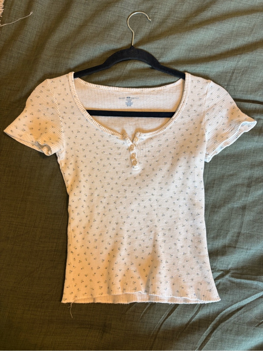 Brandy Melville Cream Short Sleeve Ribbed Henley Crop Top